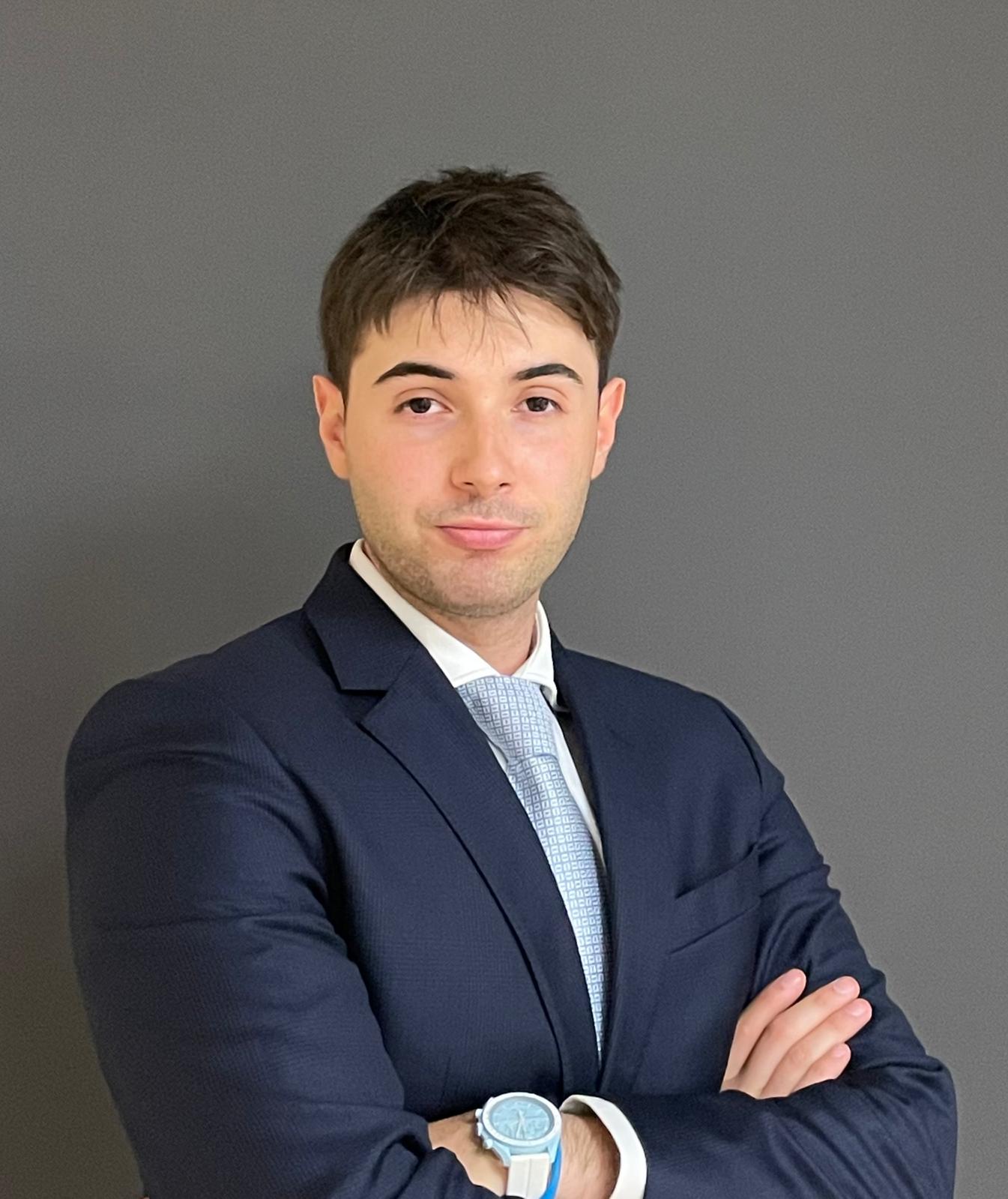 Retrato profesional de Georgy Oganesyan